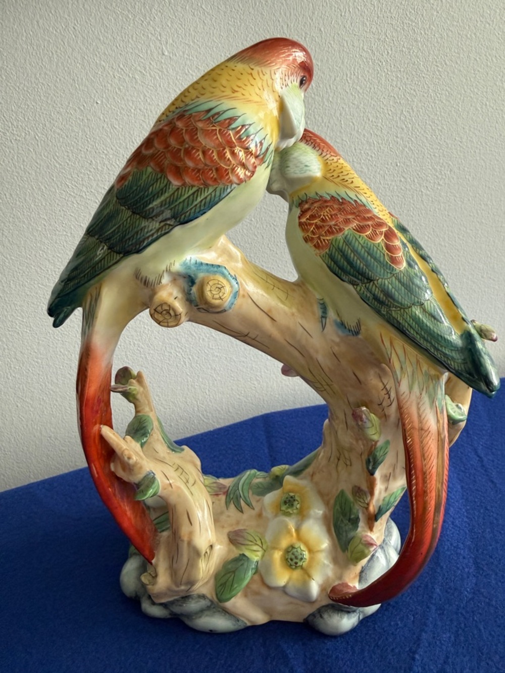 Andrea By Sadek Hand-Painted Parrot Duo Figurine in Red, Green, Yellow, Cream - Picture 4 of 9